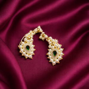 Off-White Pearl Ear cuff